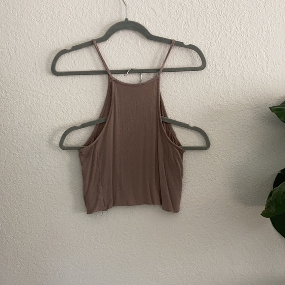 Cropped Tank - Picture 2 of 3